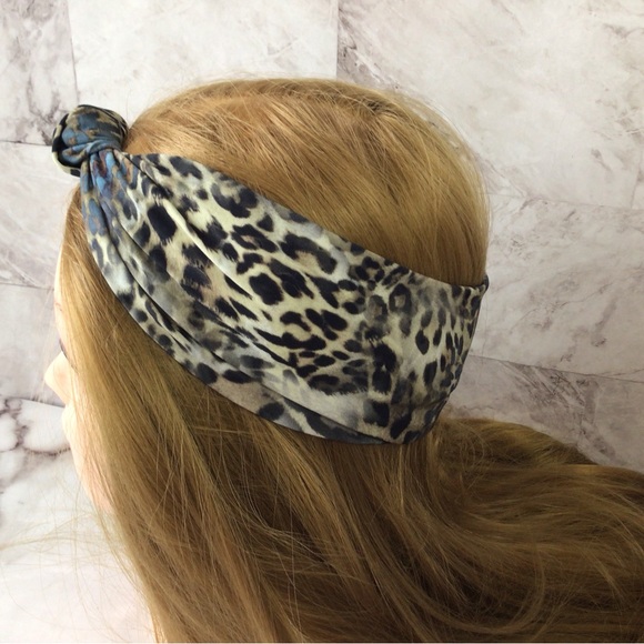 Leopard print top knot turban headband - Picture 2 of 8